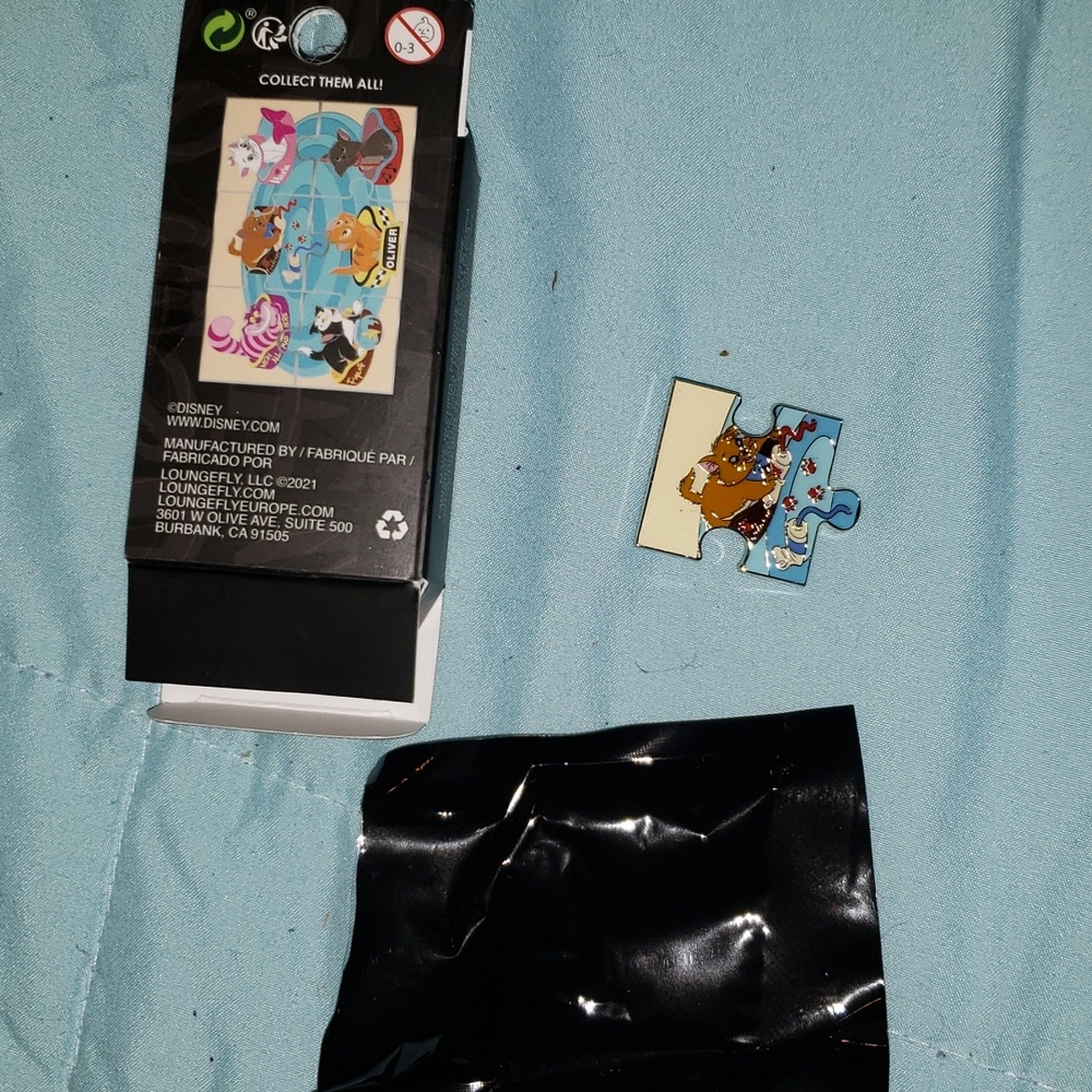 Toulouse from the Boxlunch Loungefly Cat Puzzle Pin Set